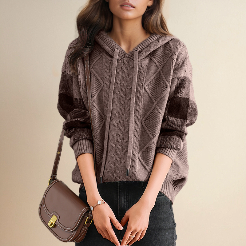 Emily | Maglione con cappuccio e lavorazione a trecce
