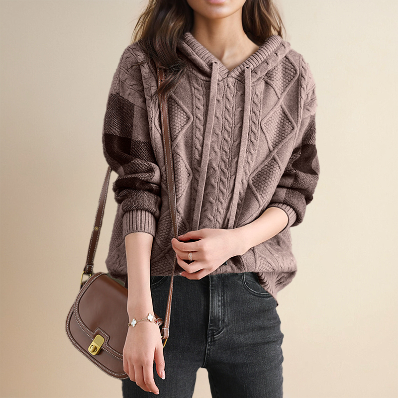 Emily | Maglione con cappuccio e lavorazione a trecce