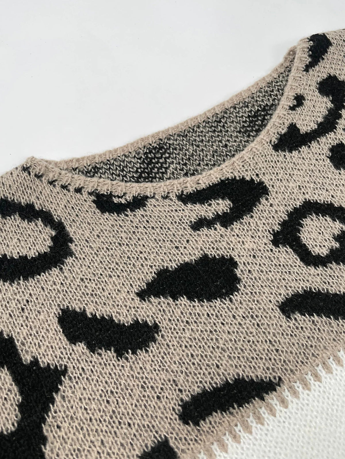 Lela | Maglione audace con stampa leopardata