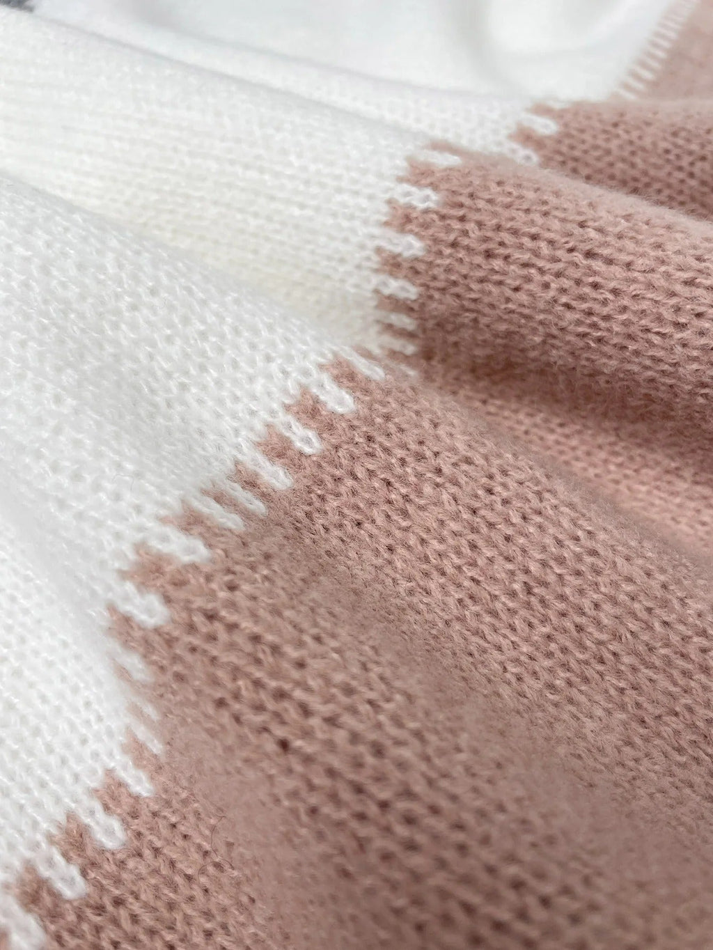 Lela | Maglione audace con stampa leopardata