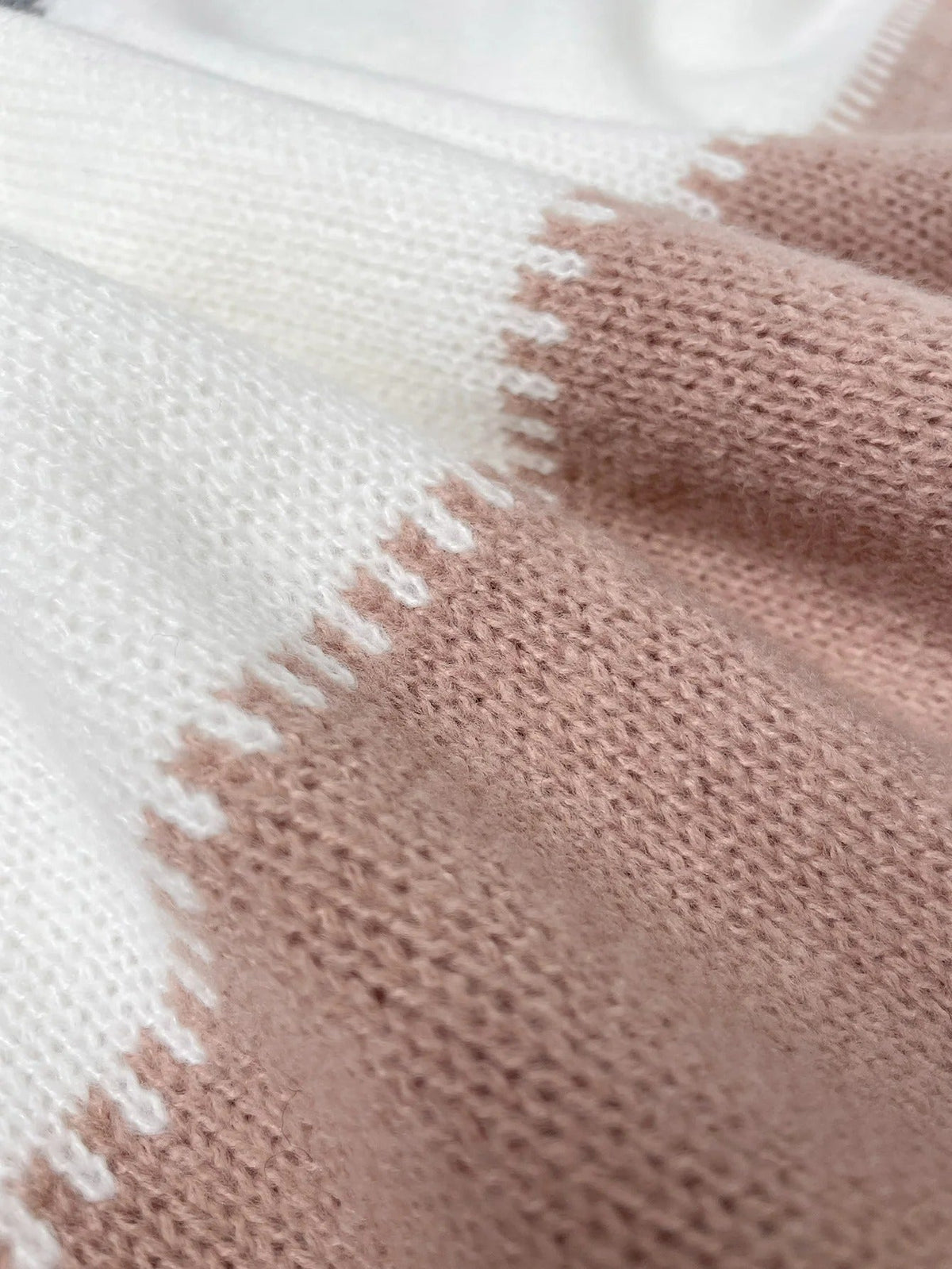 Lela | Maglione audace con stampa leopardata
