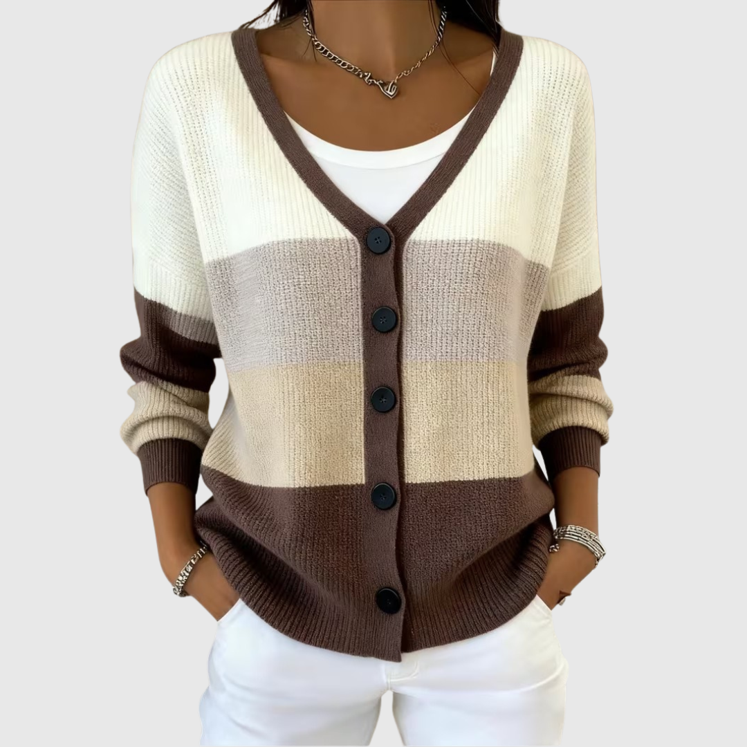 Cardigan comodo in maglia con bottoni